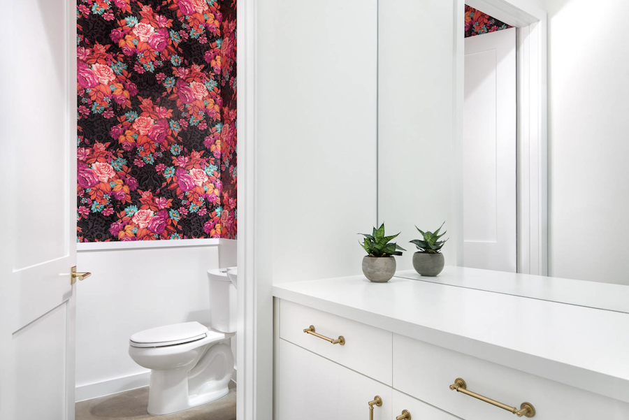 Floral wallpaper bathroom Viva Magenta